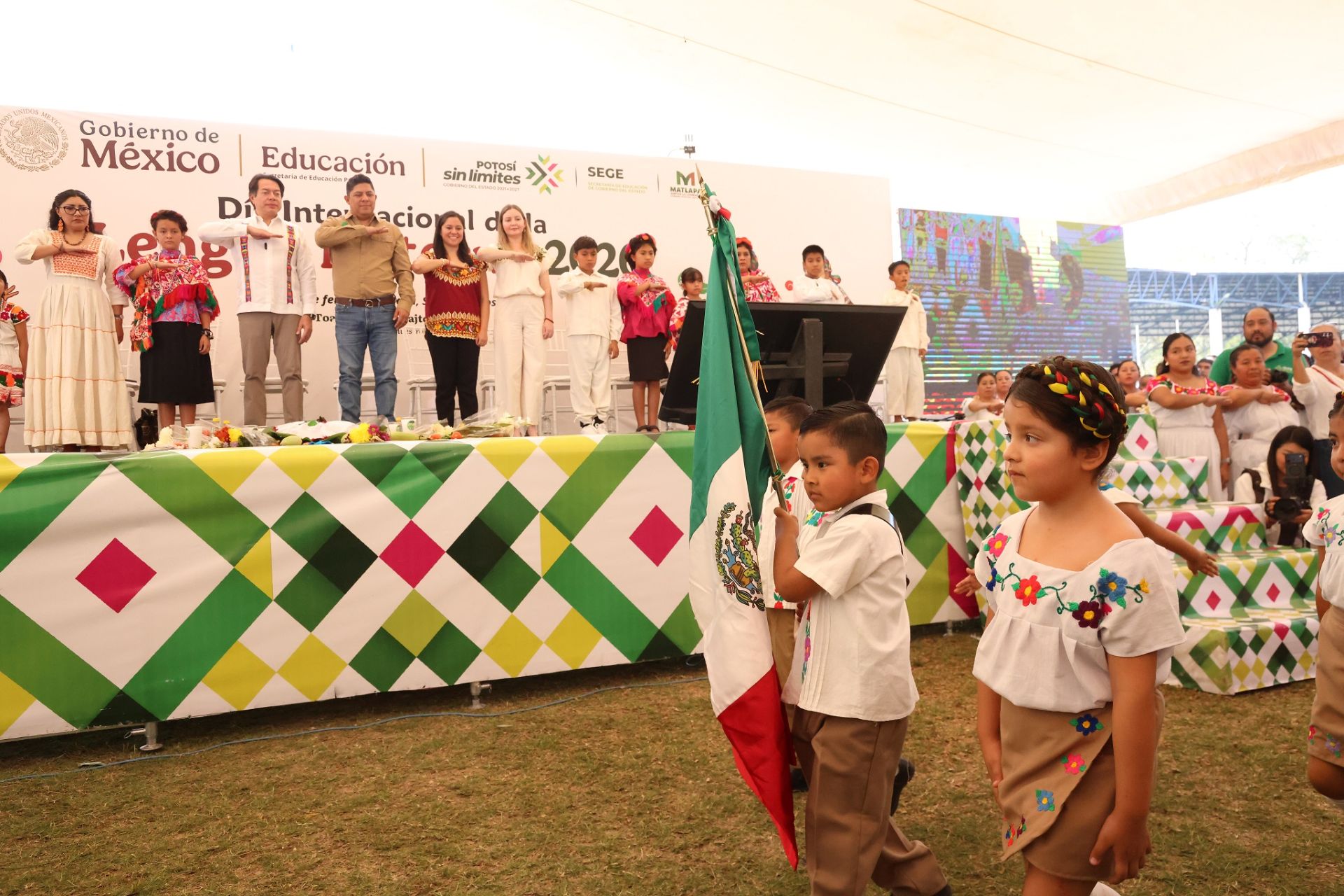 
    
        005_Pueblos_Alumnado Seguro al Estudiante
    
    