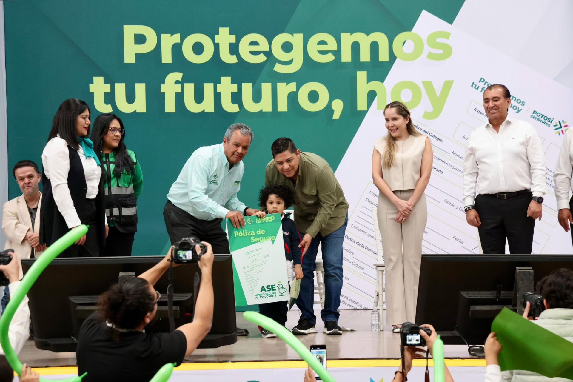 
    
        016_Educación_Apoyo Seguro al Estudiante
    
    
