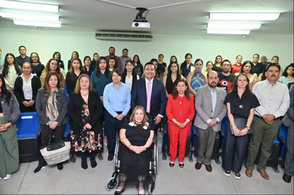 
    
        0103_Derechos humanos_Diplomado con la UASLP
    
    