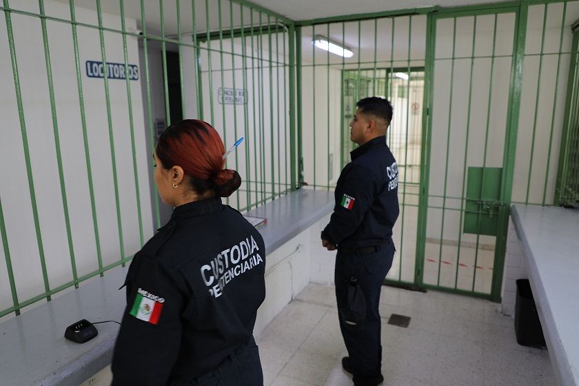 
    
        048_Reinserción social_Personal penitenciario
    
    