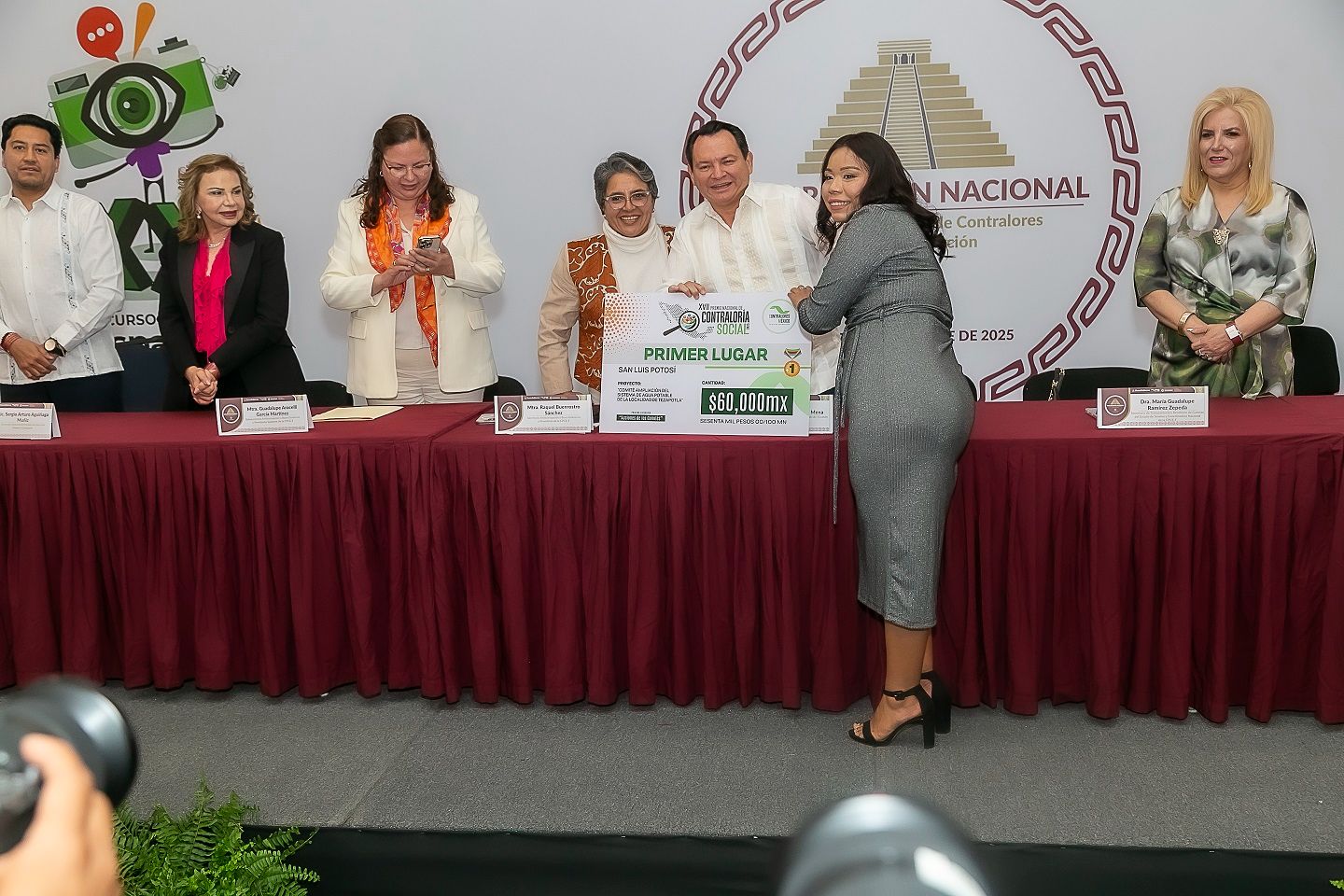 
    
        091_Anticorrupción_Premio Contraloría Social
    
    