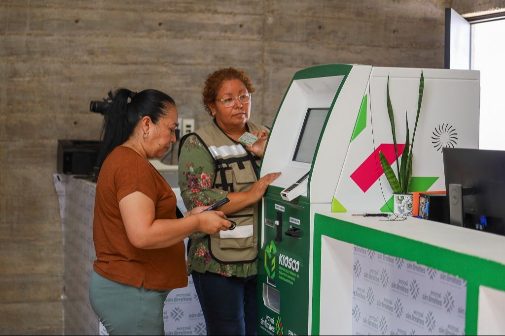 
    
        093_Finanzas_Cajero para trámites
    
    