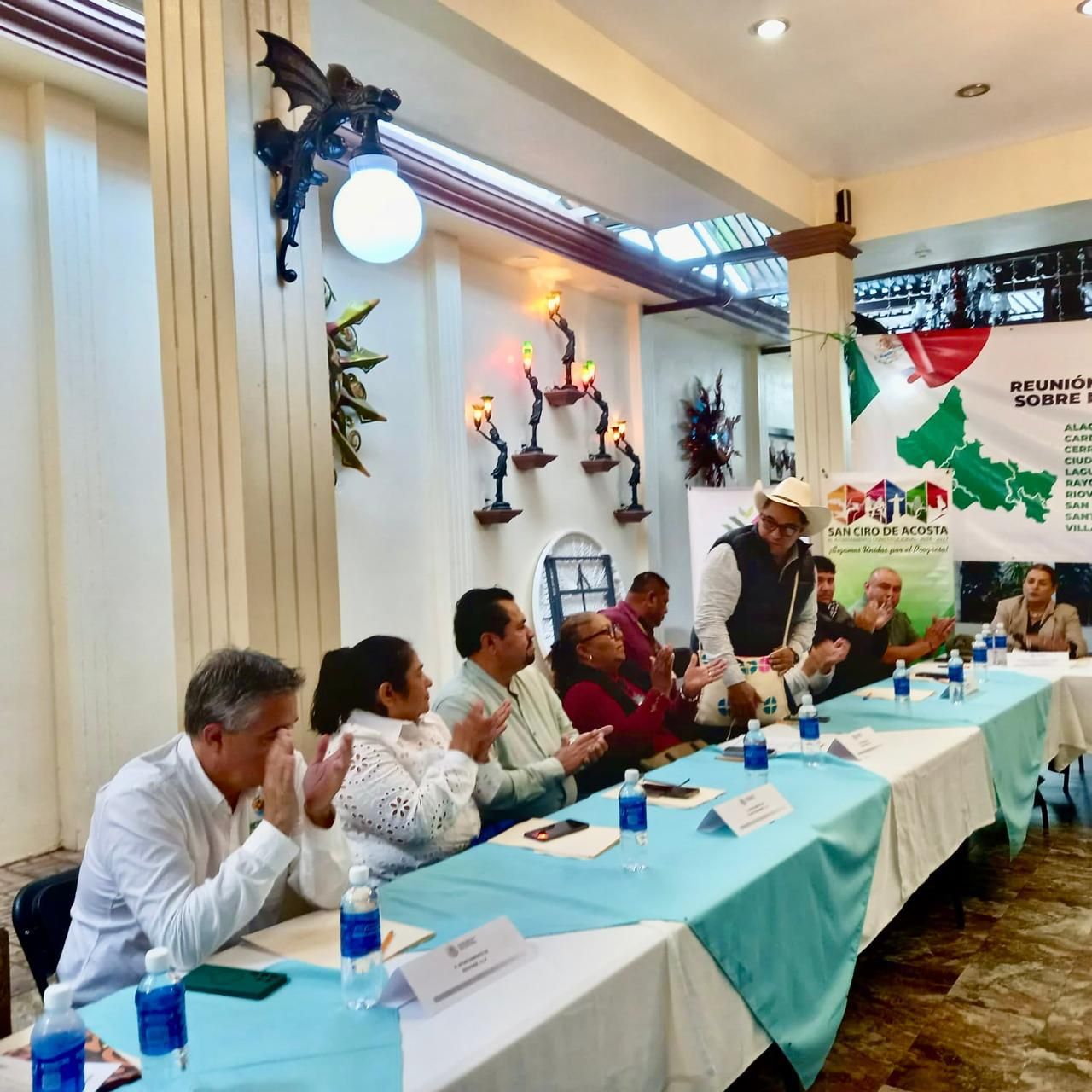 
    
        Presidentes municipales de la zona Media se unen a la Caravana del Migrante 2025
    
    