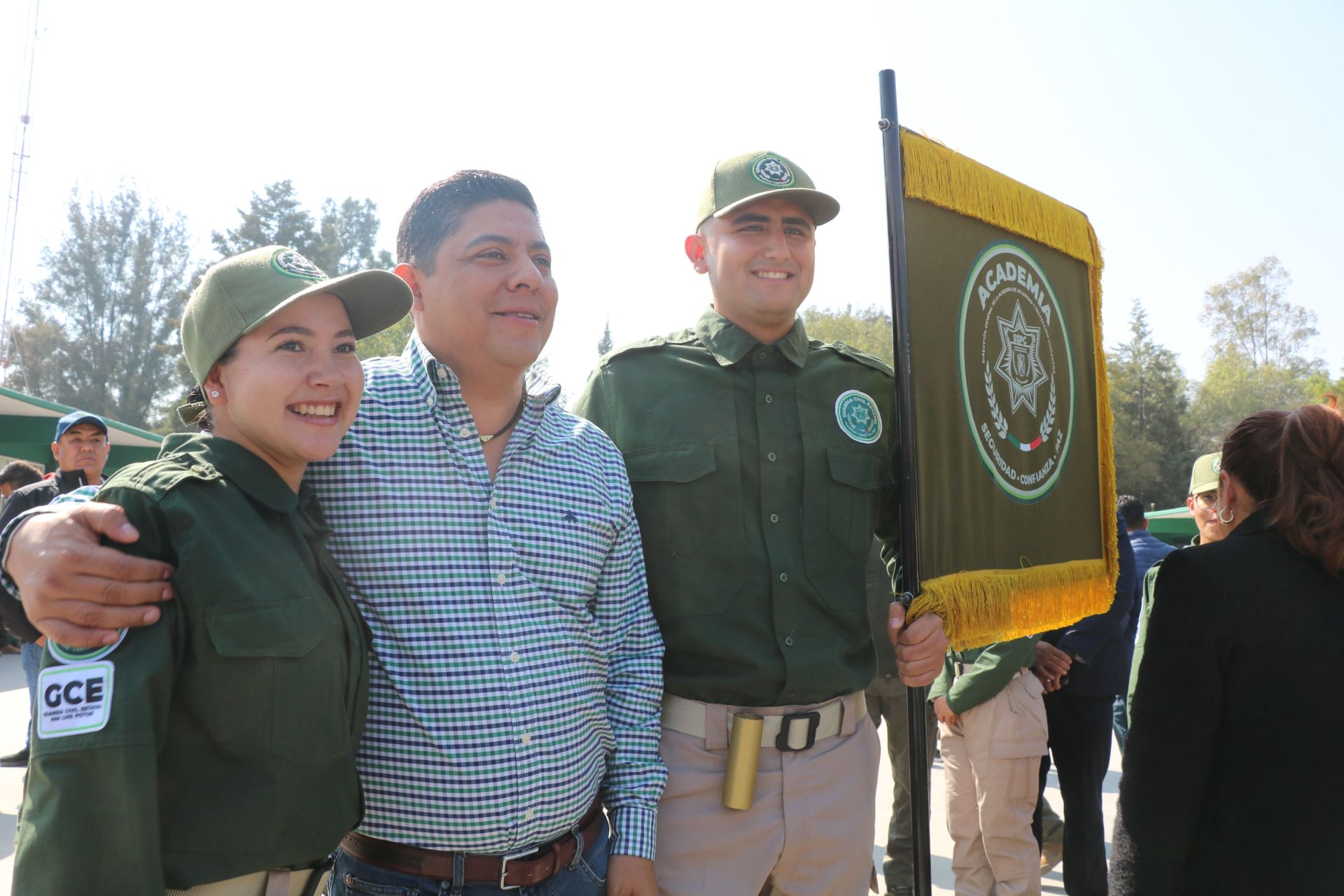 
    
        2.01.02 Paz y seguridad
    
    