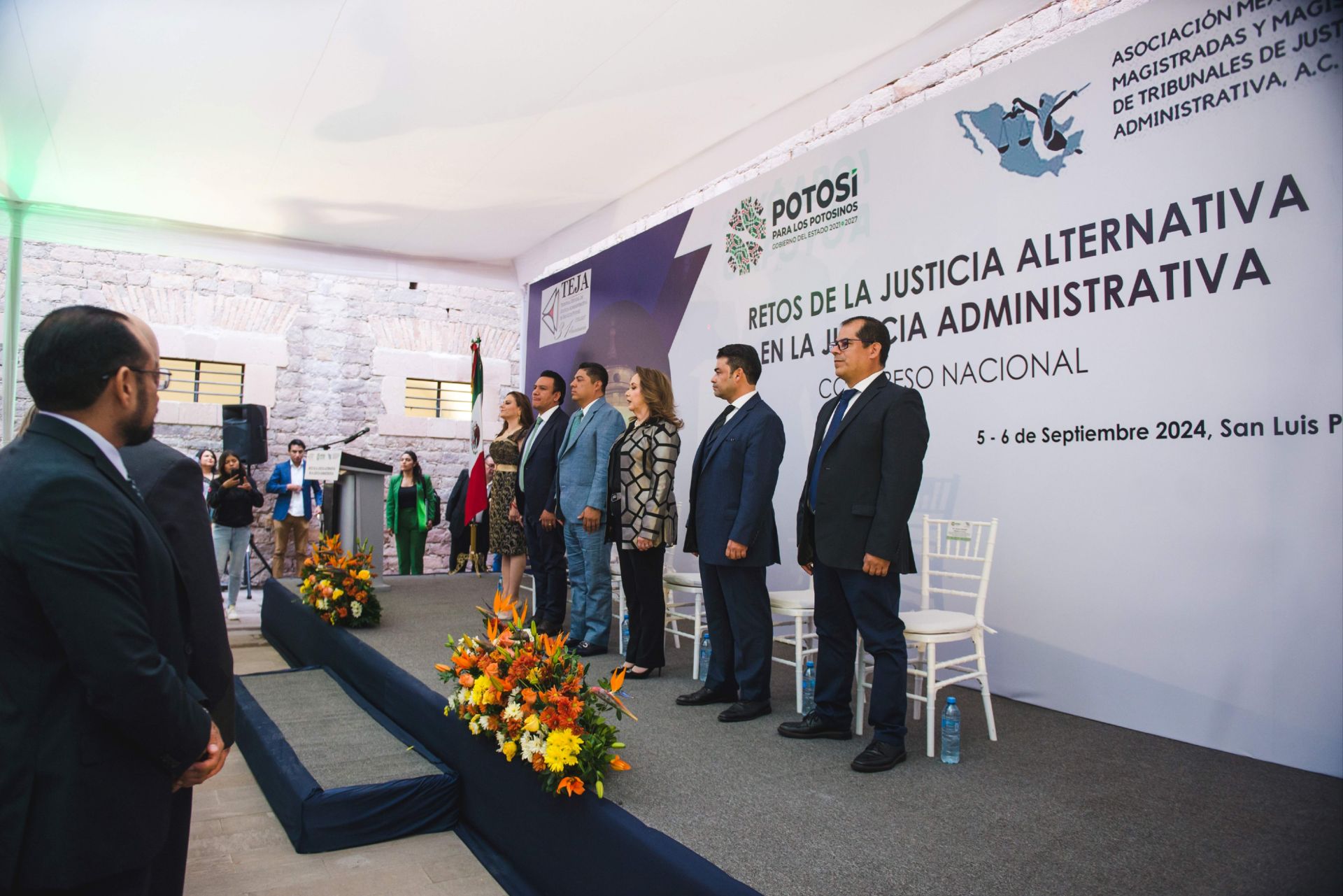 
    
        2.02.03 Justicia e instituciones
    
    