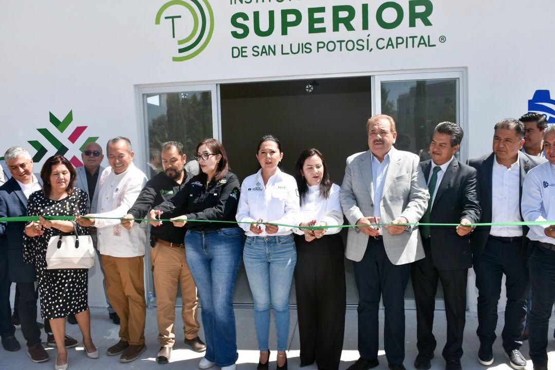 
    
        23° Aniversario del Instituto Tecnológico Superior de San Luis Potosí, Capital.
    
    