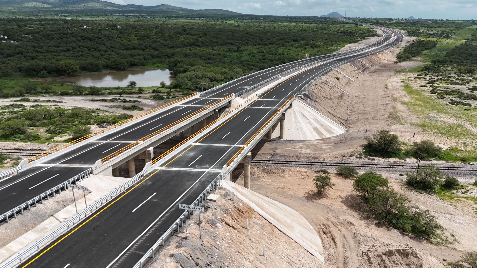 
    
        3.03.01 Infraestructura
    
    