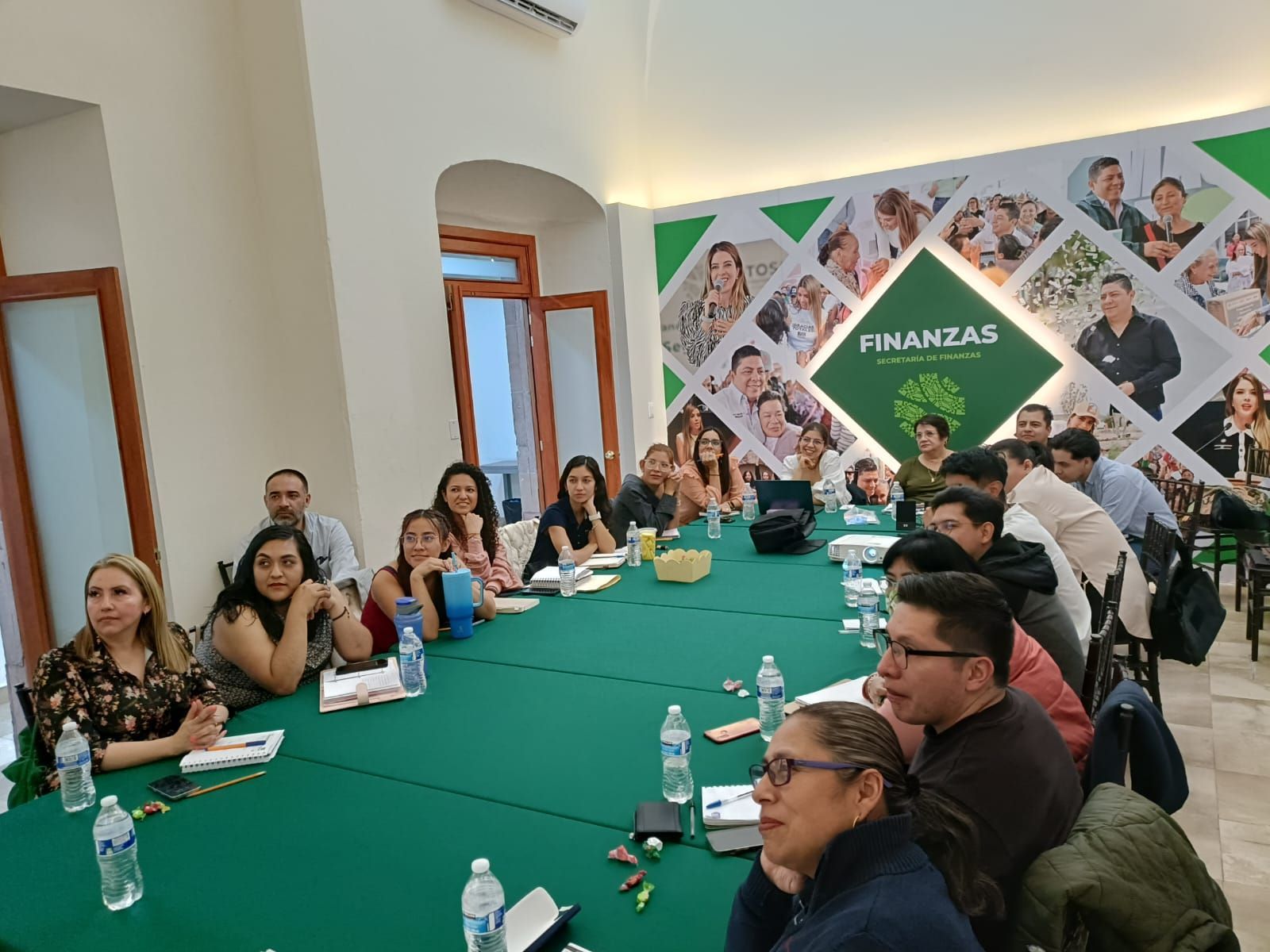 
    
        4.03.03 Finanzas sanas
    
    