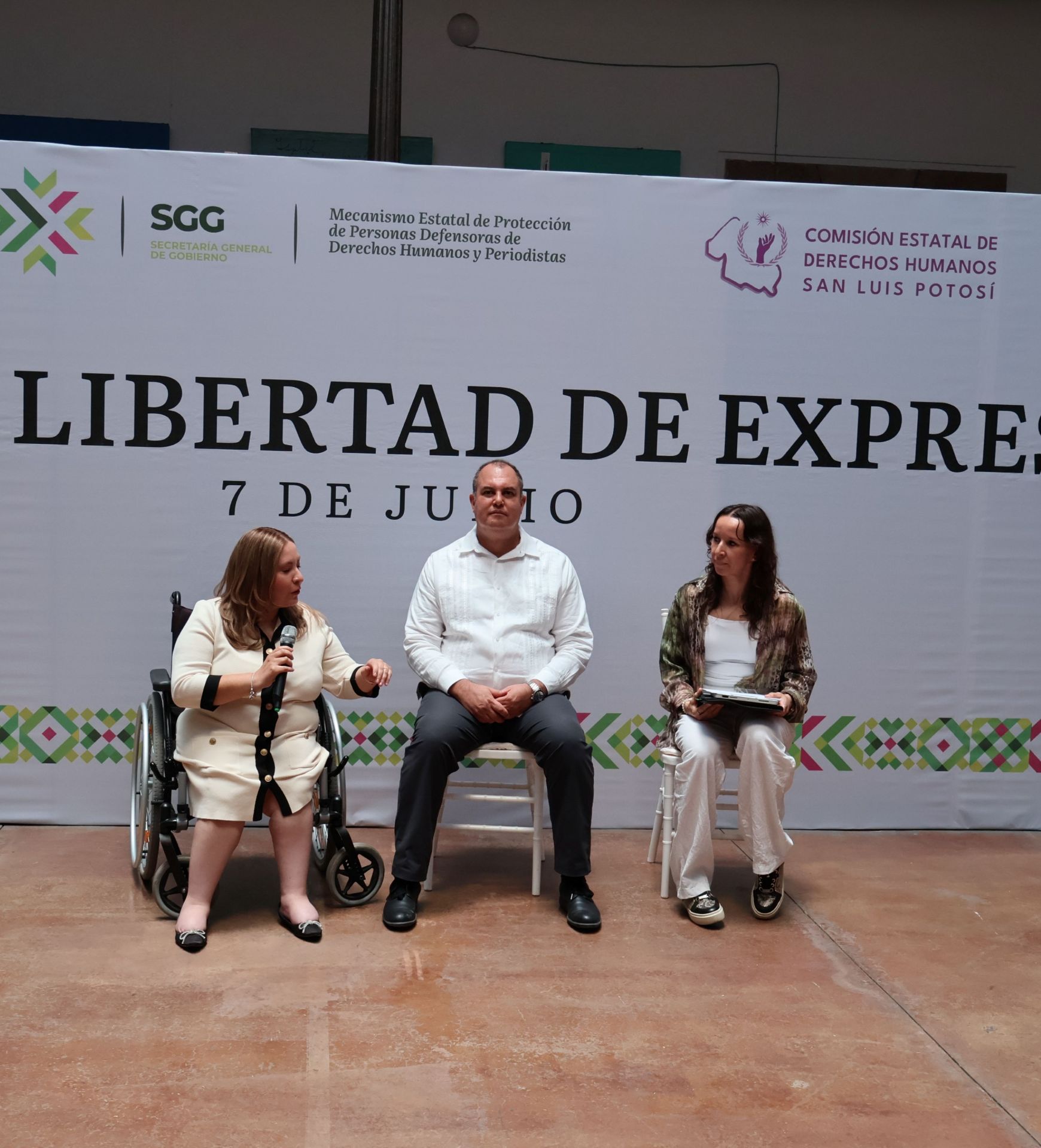 
    
        4.05.02 Derechos humanos
    
    