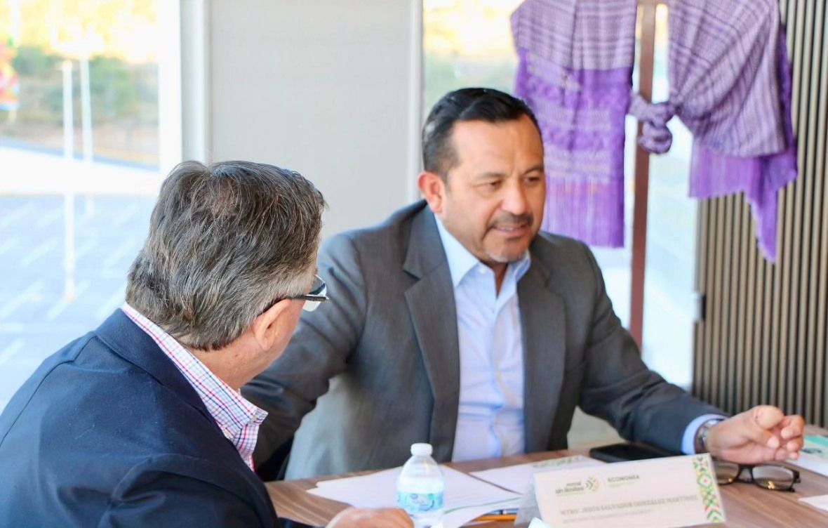 
    
        Reunión con representantes de las 12 cámaras y asociaciones que integran la Alianza Empresarial
    
    