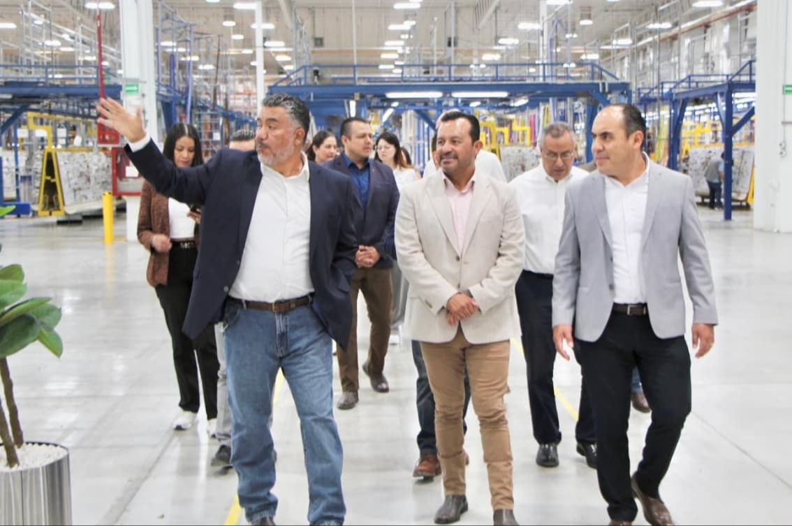 
    
        Impulsando la atracción de inversión en el Altiplano potosino
    
    