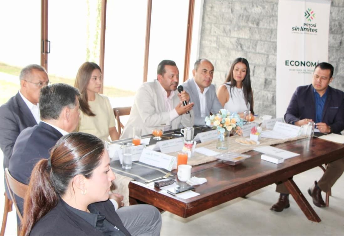 
    
        Impulsando la atracción de inversión en el Altiplano potosino
    
    