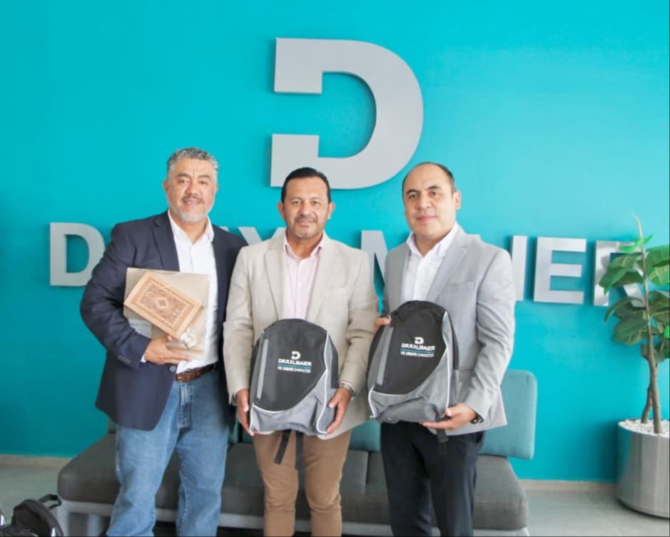 
    
        Impulsando la atracción de inversión en el Altiplano potosino
    
    