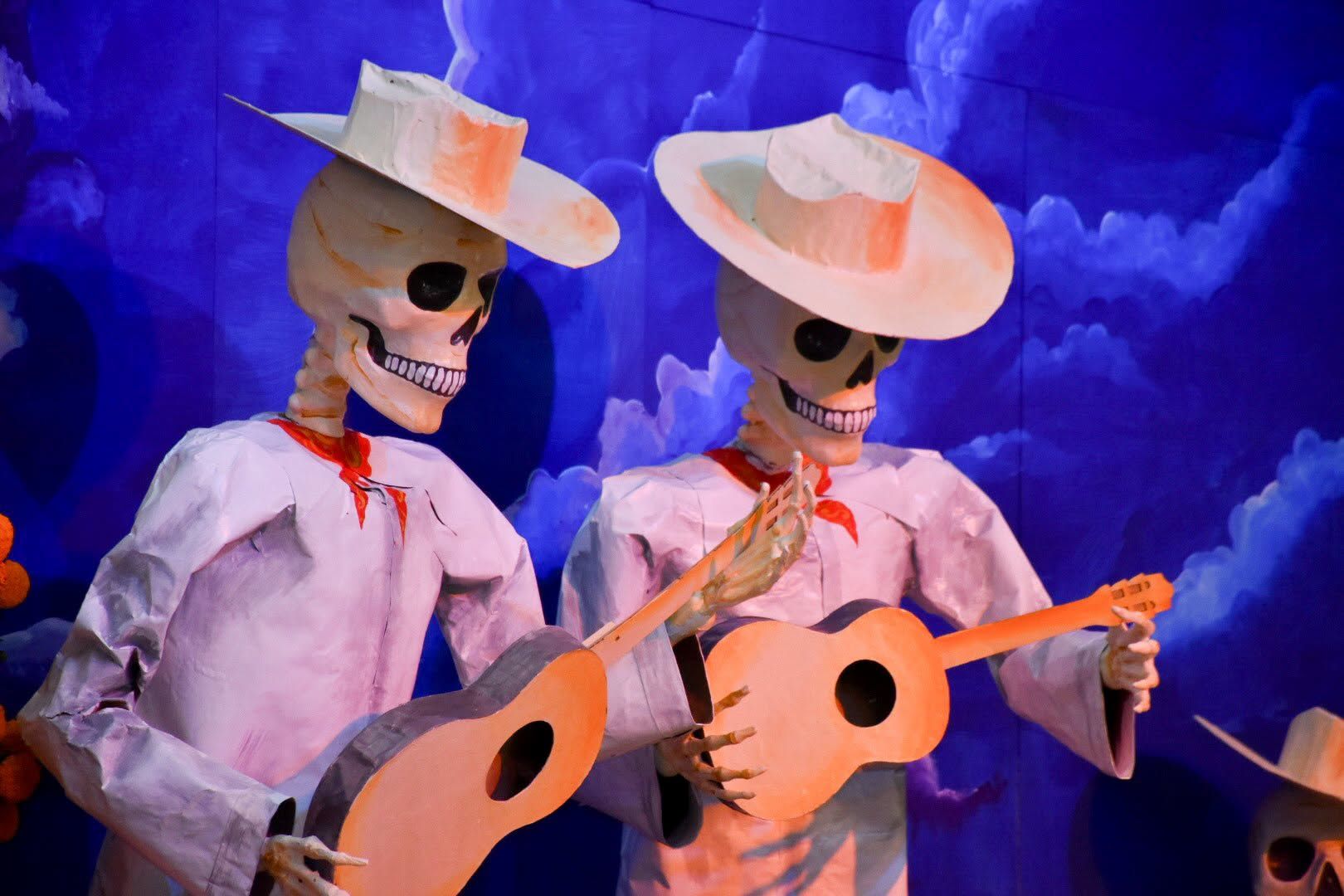 
    
        Inauguración del imponente y monumental Altar de Muertos en Palacio de Gobierno
    
    