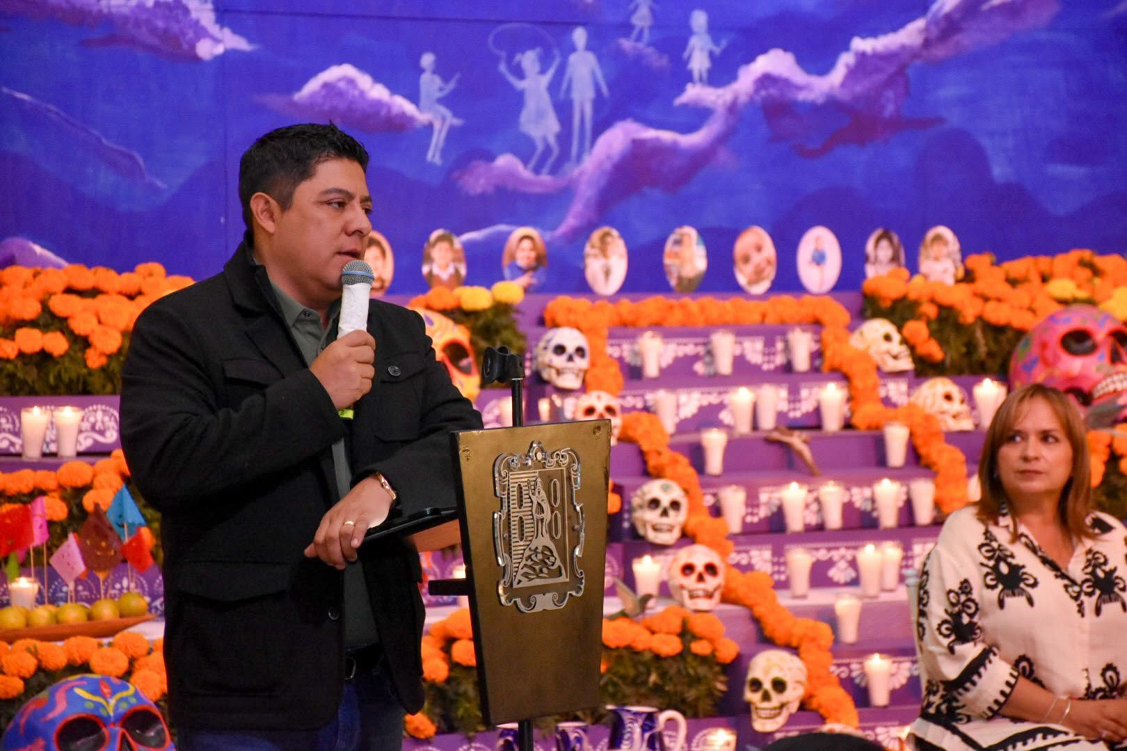 
    
        Inauguración del imponente y monumental Altar de Muertos en Palacio de Gobierno
    
    