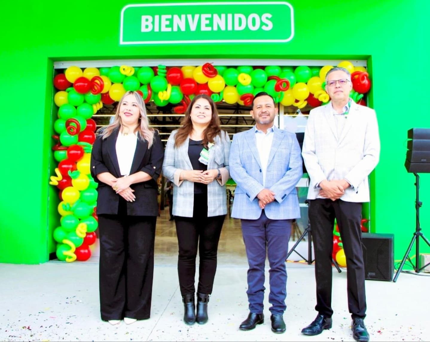 
    
        Inauguración Bodega Aurrera Fenapo
    
    