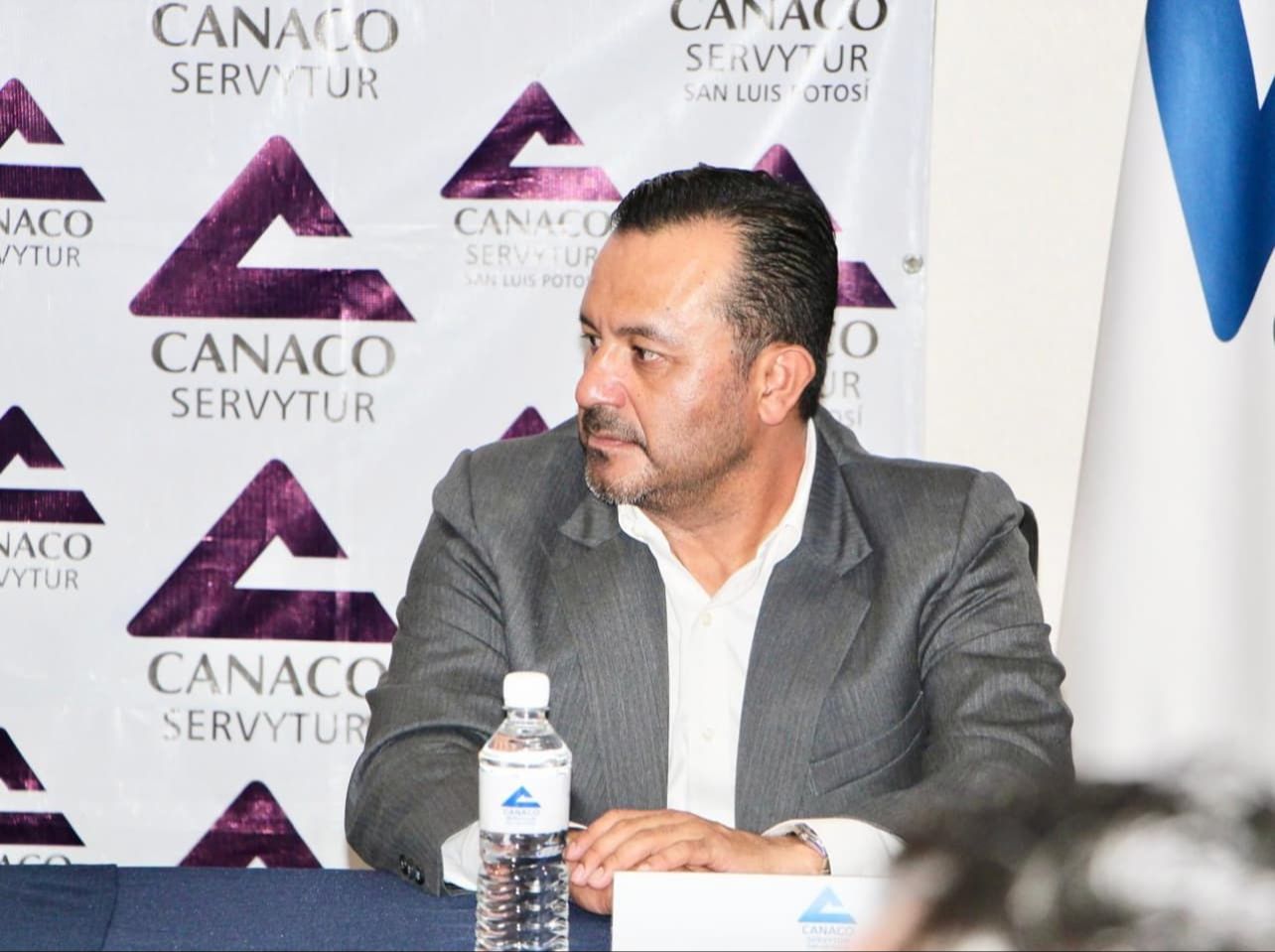 
    
        toma de protesta de la Comisión de Jóvenes CANACO
    
    