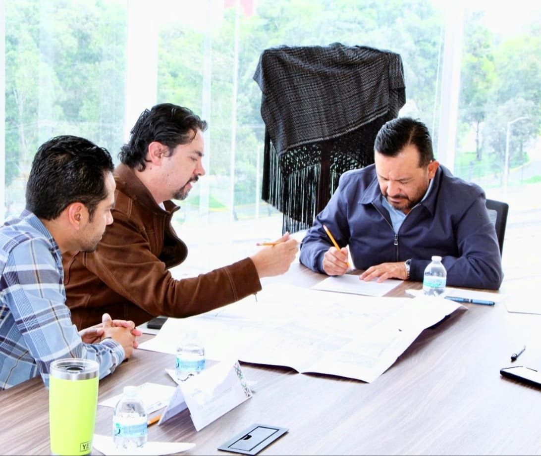 
    
        Reunión de trabajo en SEDECO con la Comisión Estatal del Agua
    
    
