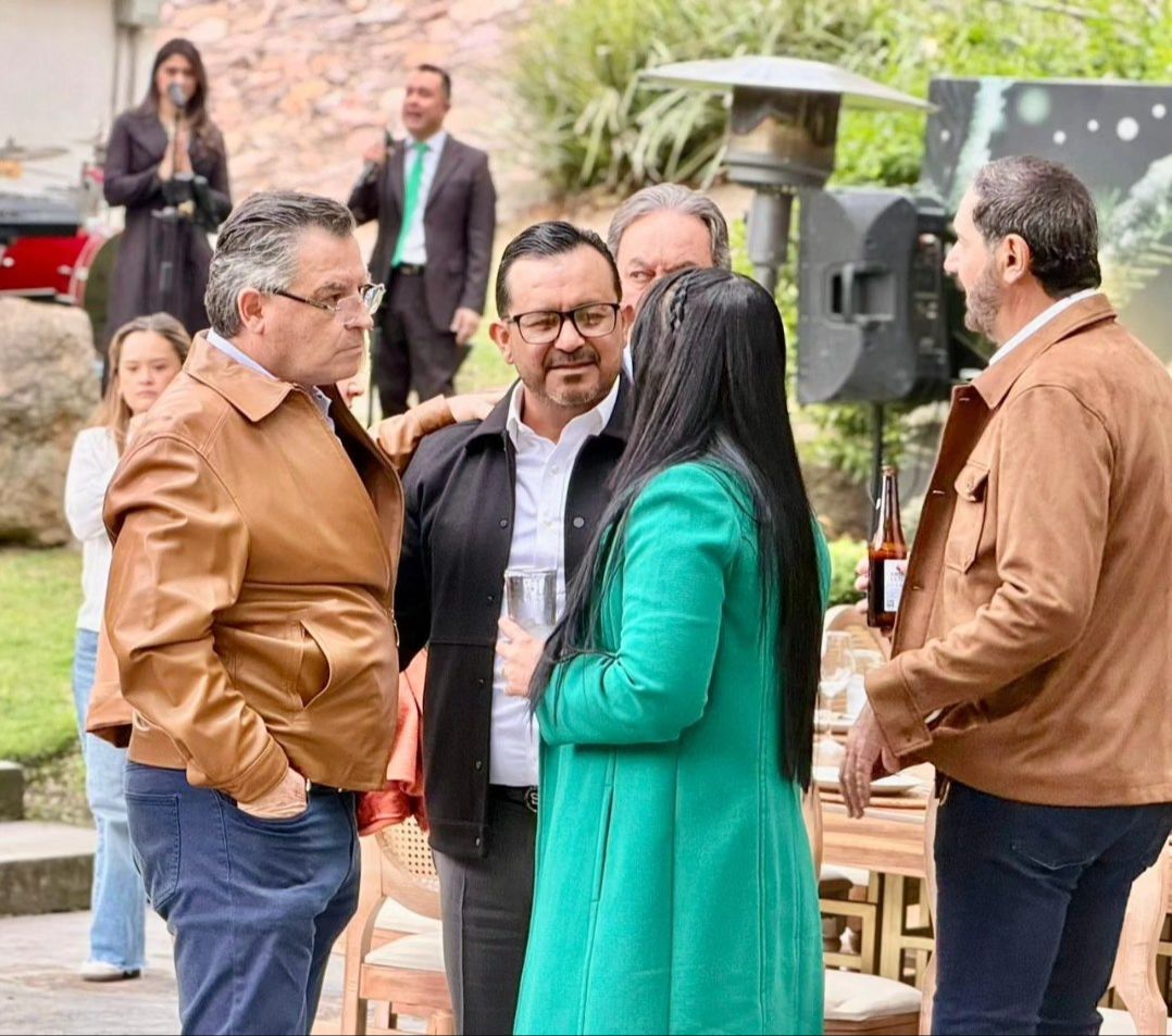 
    
        Reunión con el Consejo Potosí
    
    