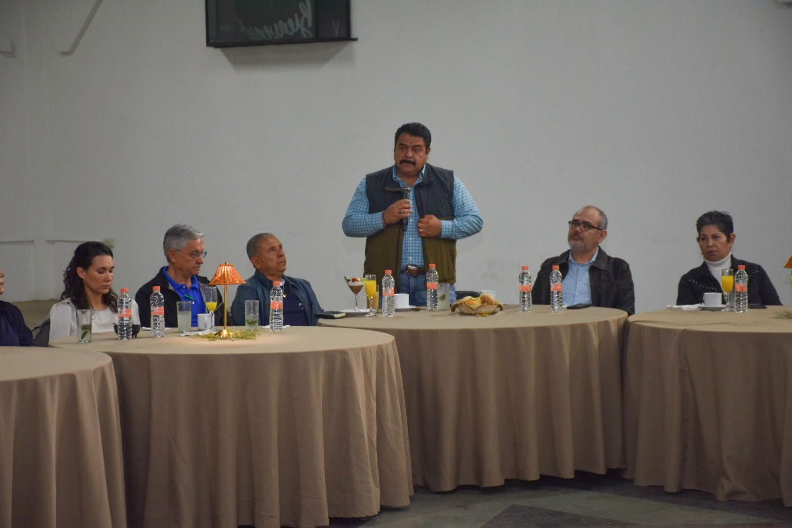 
    
        Desayuno empresarial en el municipio de Rioverde
    
    