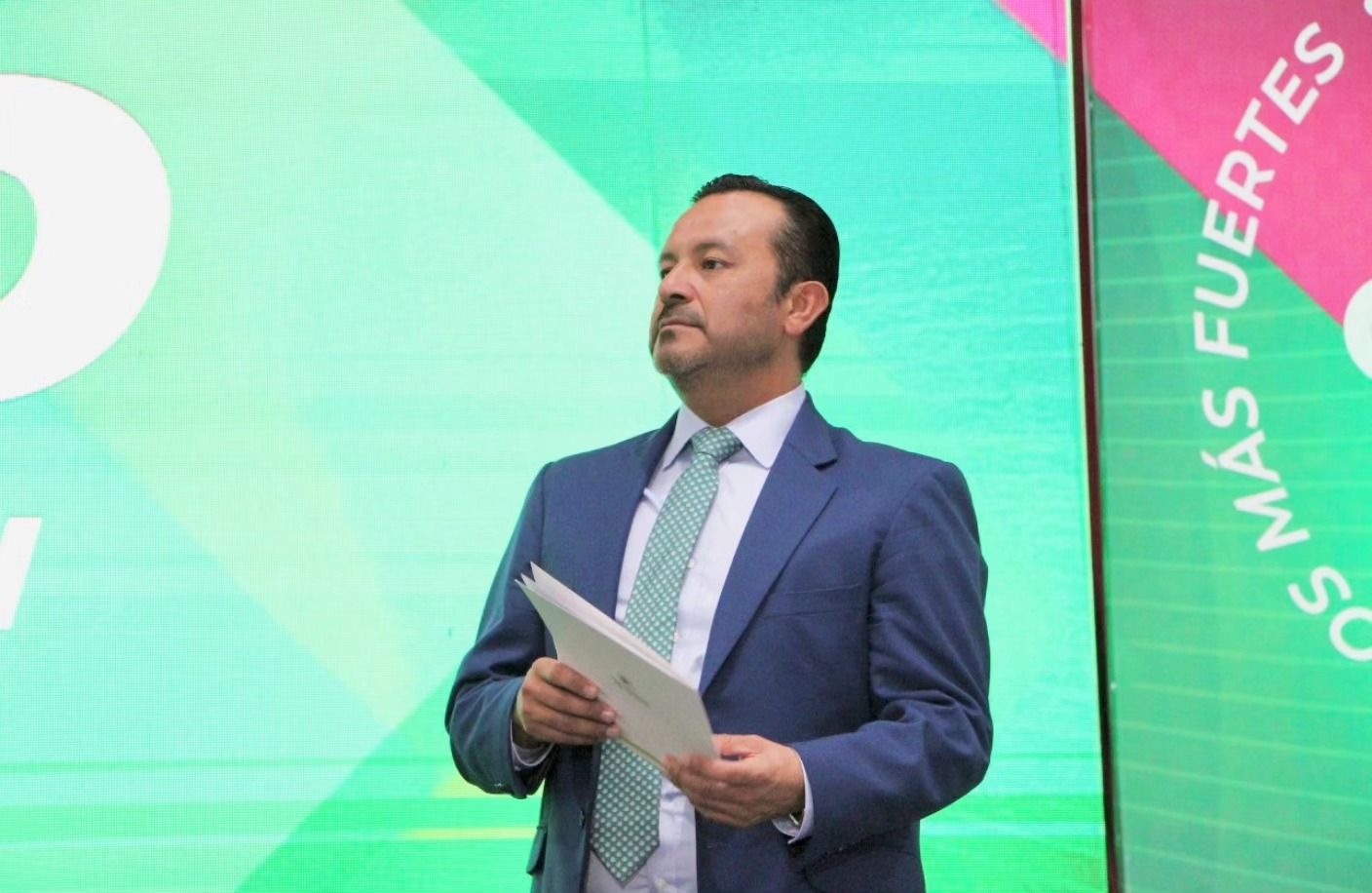 
    
        “Diálogo Regional y Estrategias de Desarrollo Económico e Integración del Bajío Frente a los Retos Globales”
    
    