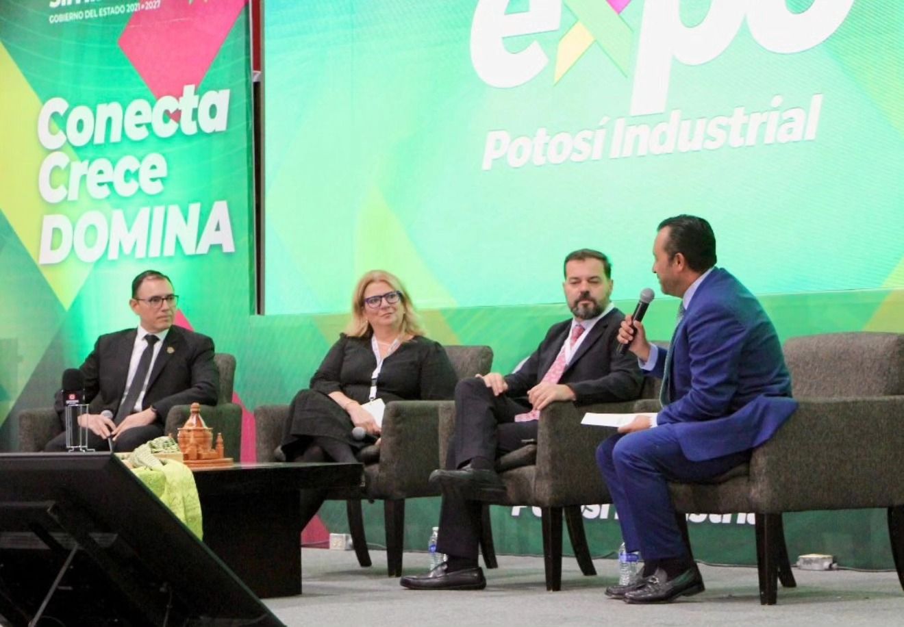 
    
        “Diálogo Regional y Estrategias de Desarrollo Económico e Integración del Bajío Frente a los Retos Globales”
    
    