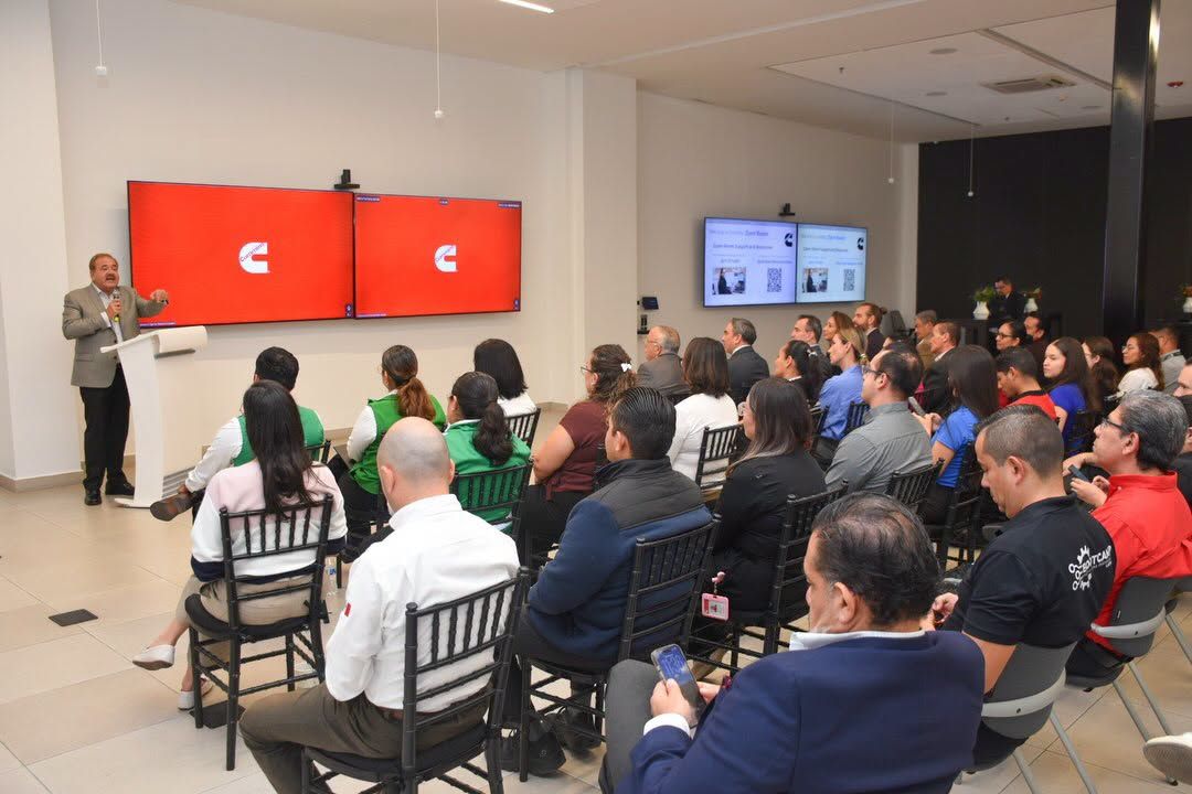 
    
        Entrega del distintivo ELSSA (Entornos Laborales Seguros y Saludables) del IMSS a la empresa Cummins Hispanoamérica.
    
    