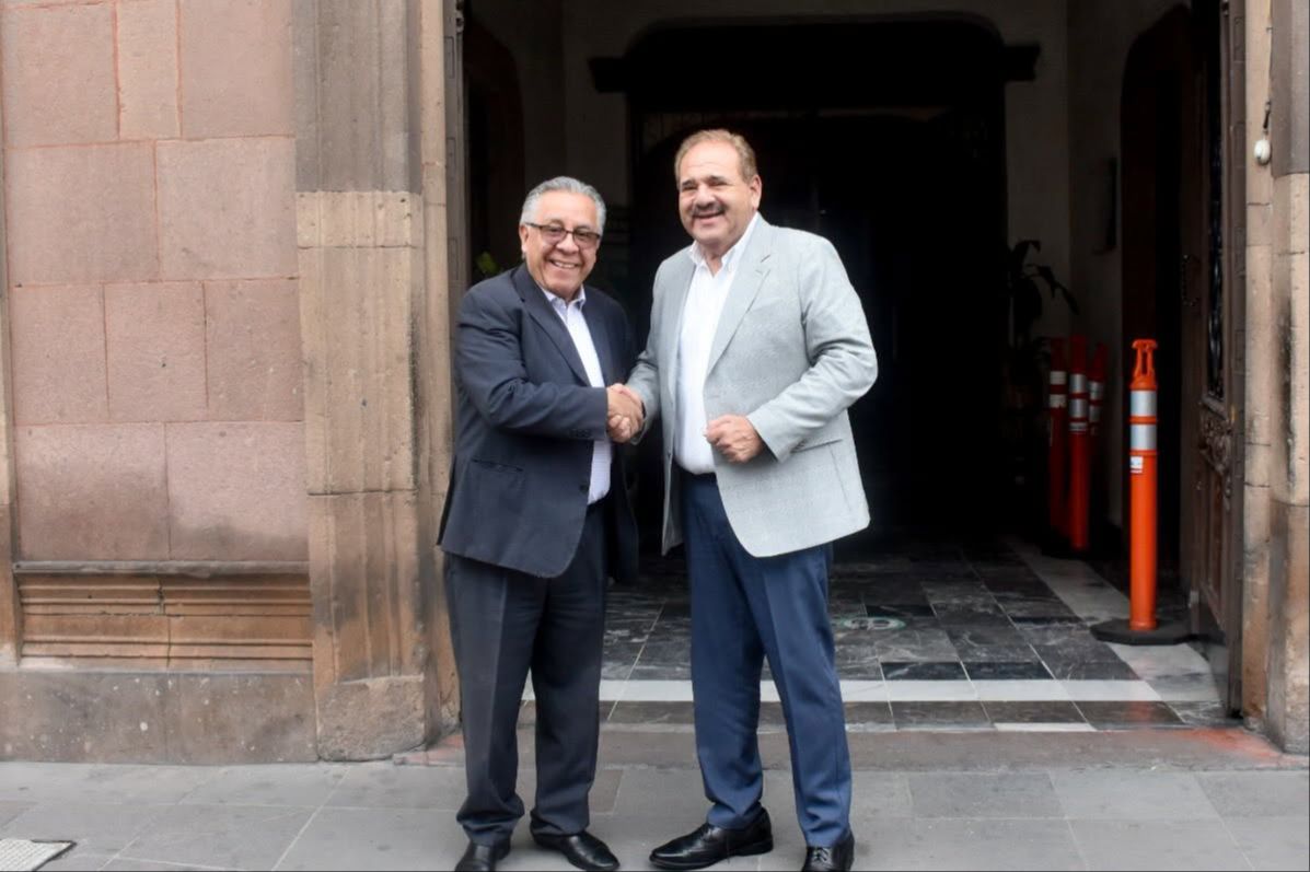 
    
        Entrevista en las insalaciones de El Sol de San Luis
    
    