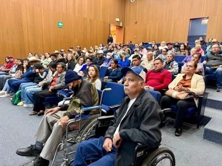 
    
        Peinsión y seguro social americanos
    
    