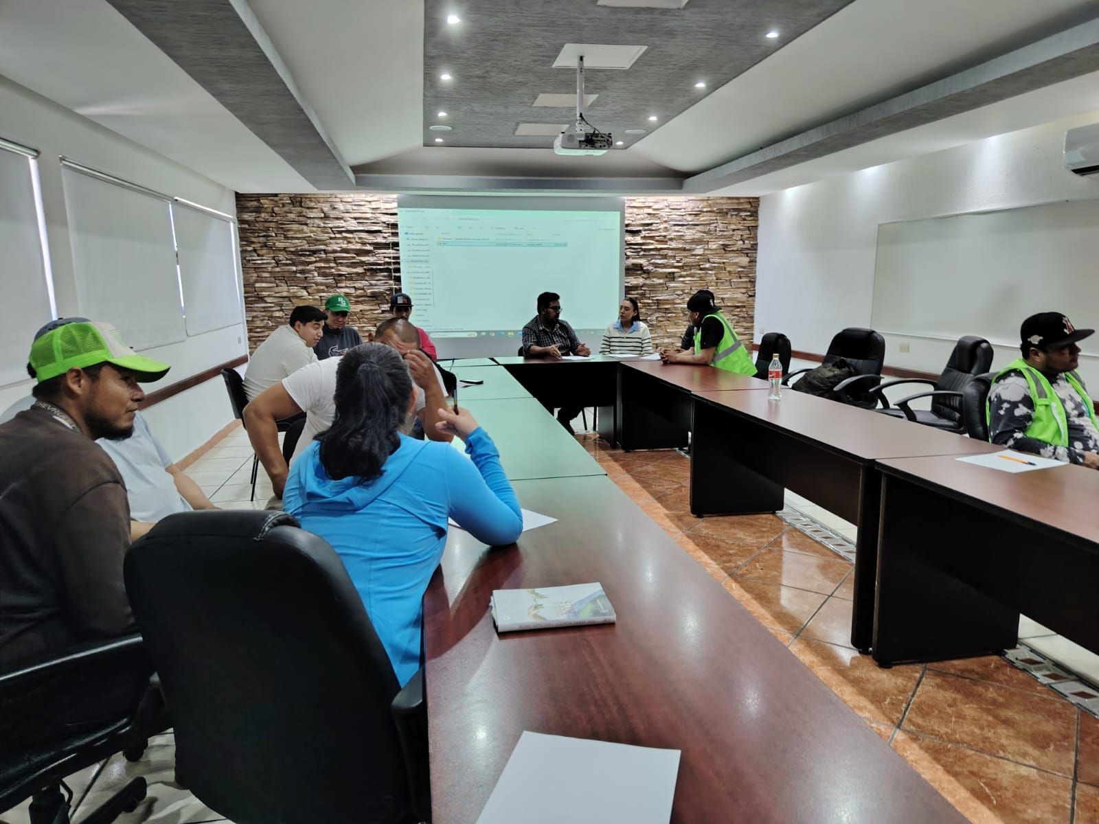 
    
        fa5b6be8-aa4a-49bd-8ddb-40c3aa615075.jpeg IMG
    
    