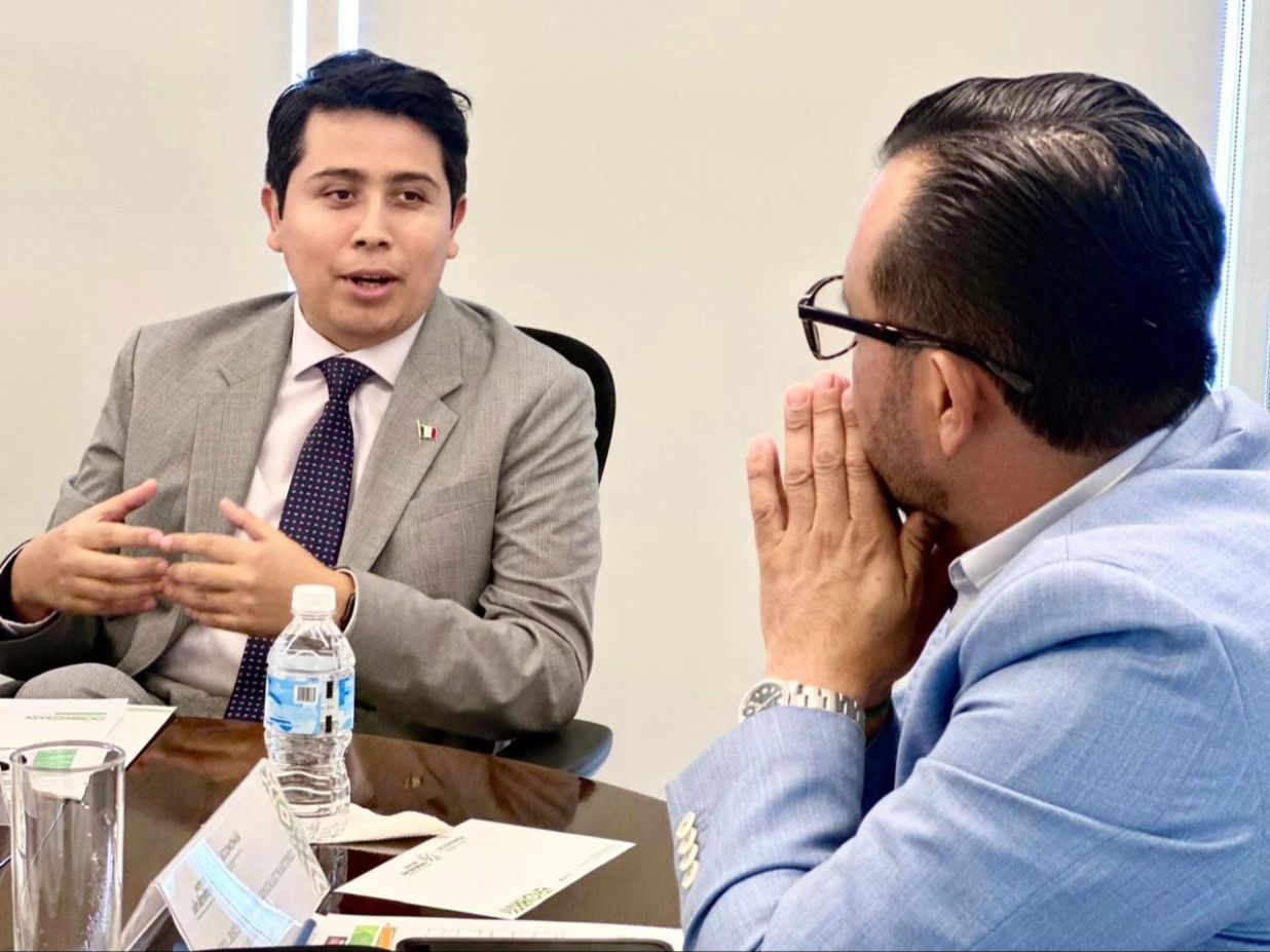 
    
        Reunión con empresarios restauranteros del grupo Firestone
    
    