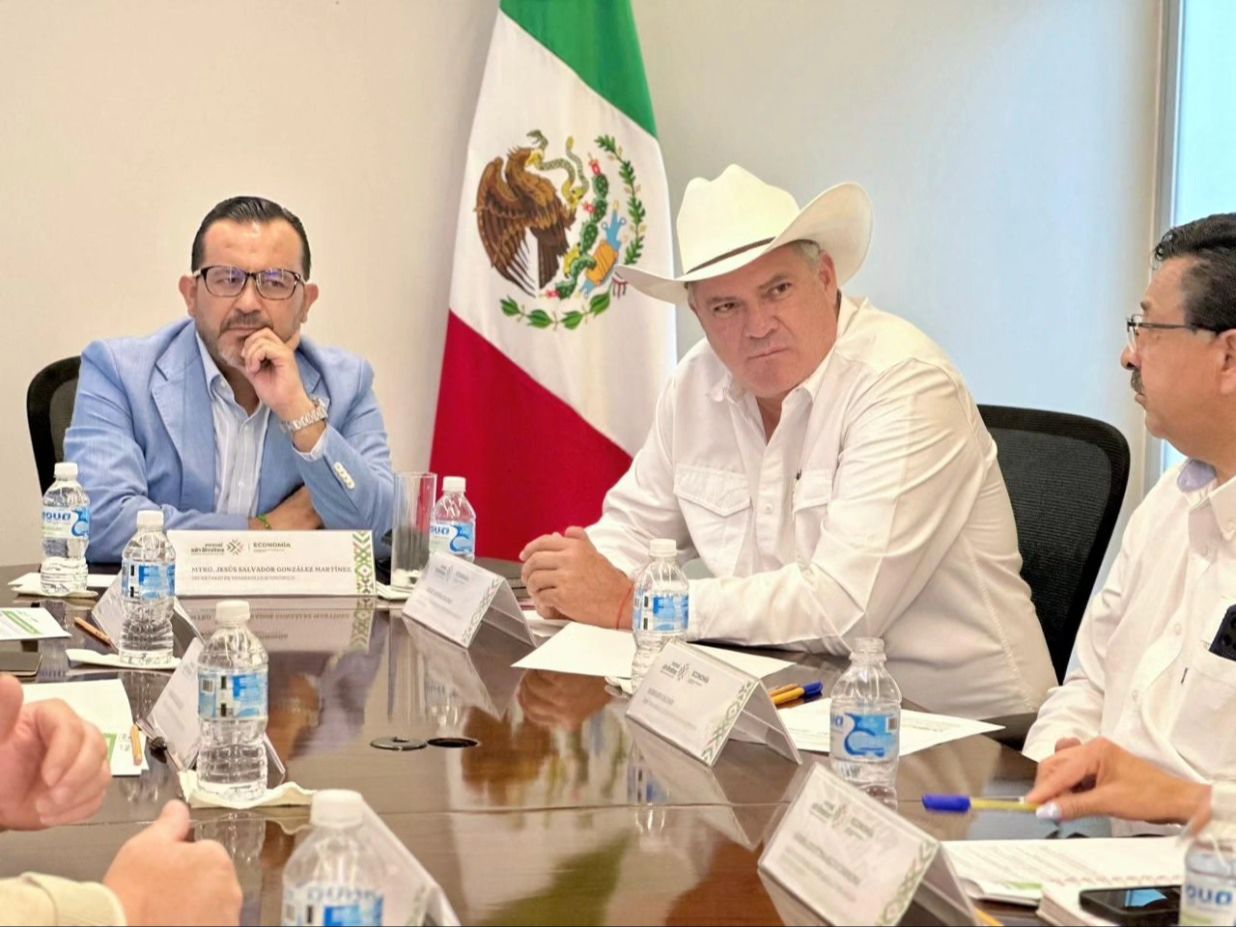 
    
        Reunión con empresarios restauranteros del grupo Firestone
    
    