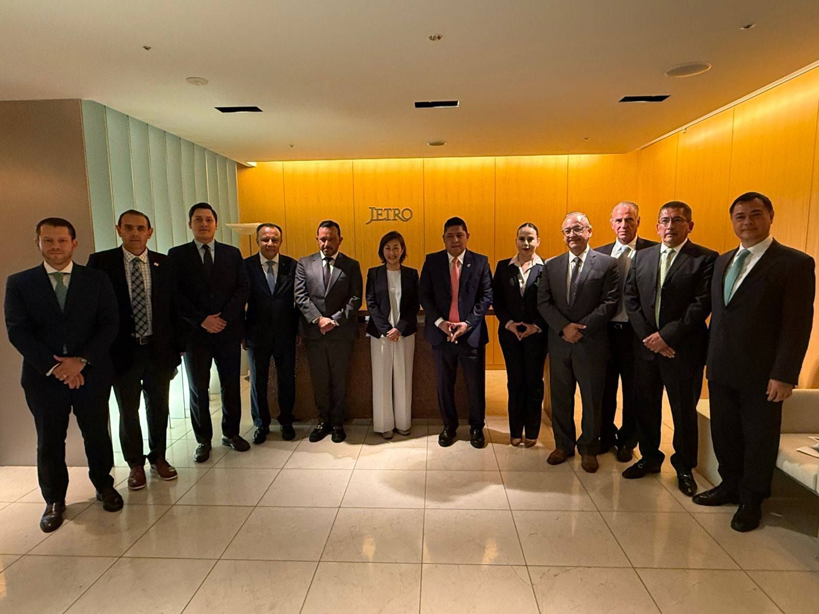 
    
        Gira de trabajo en Japón junto a empresarios potosinos.
    
    
