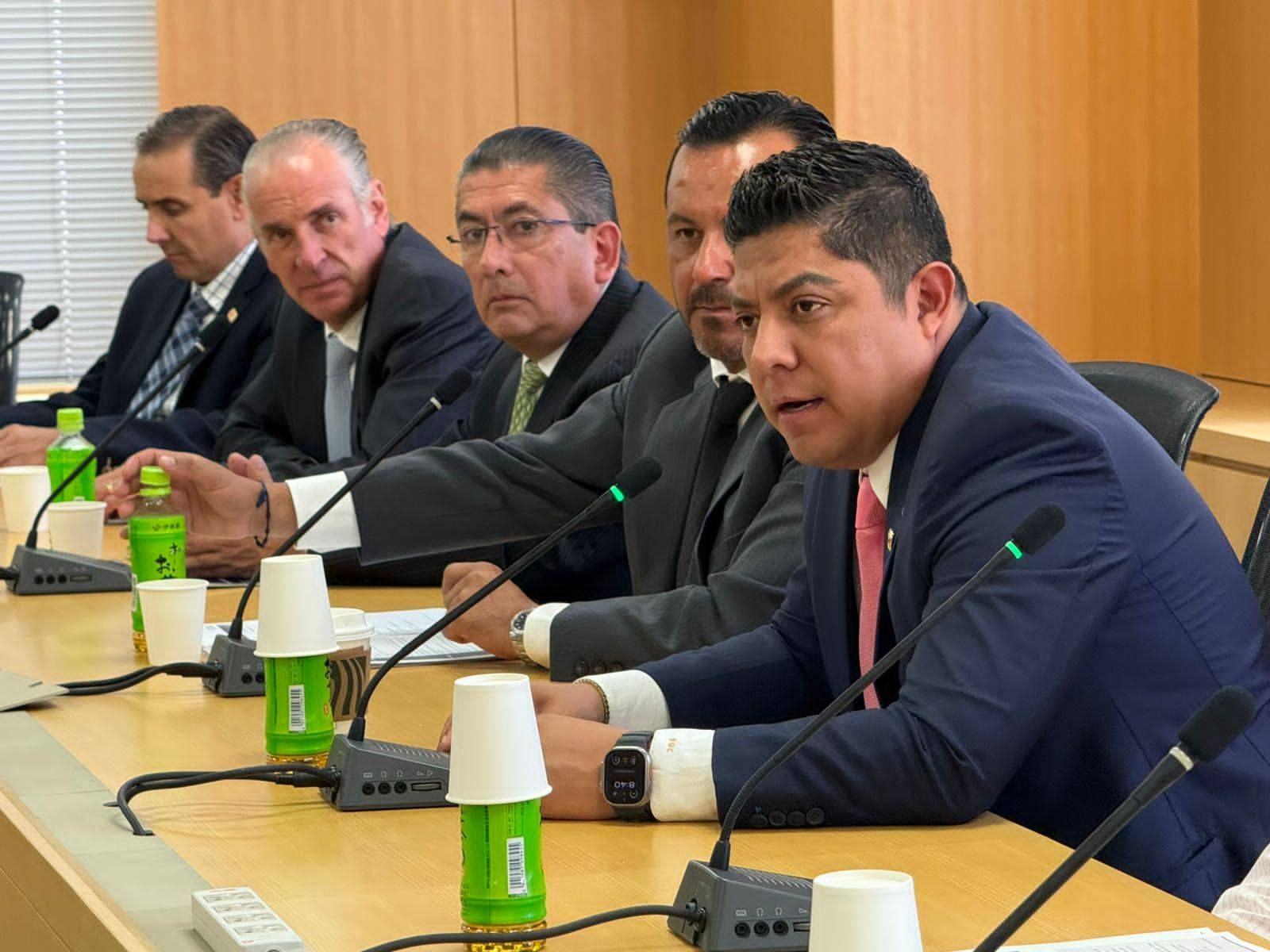 
    
        Gira de trabajo en Japón junto a empresarios potosinos.
    
    