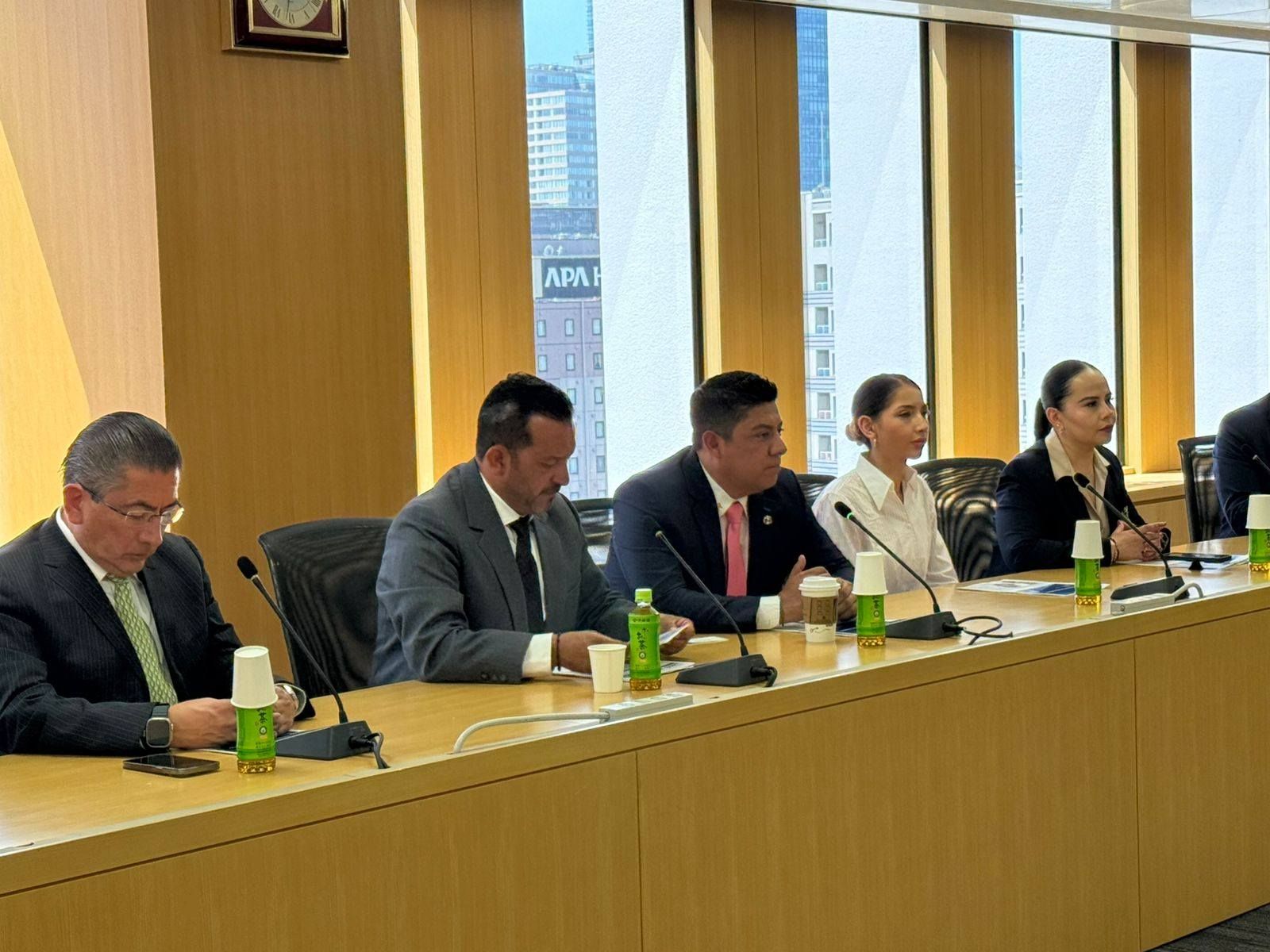 
    
        Gira de trabajo en Japón junto a empresarios potosinos.
    
    
