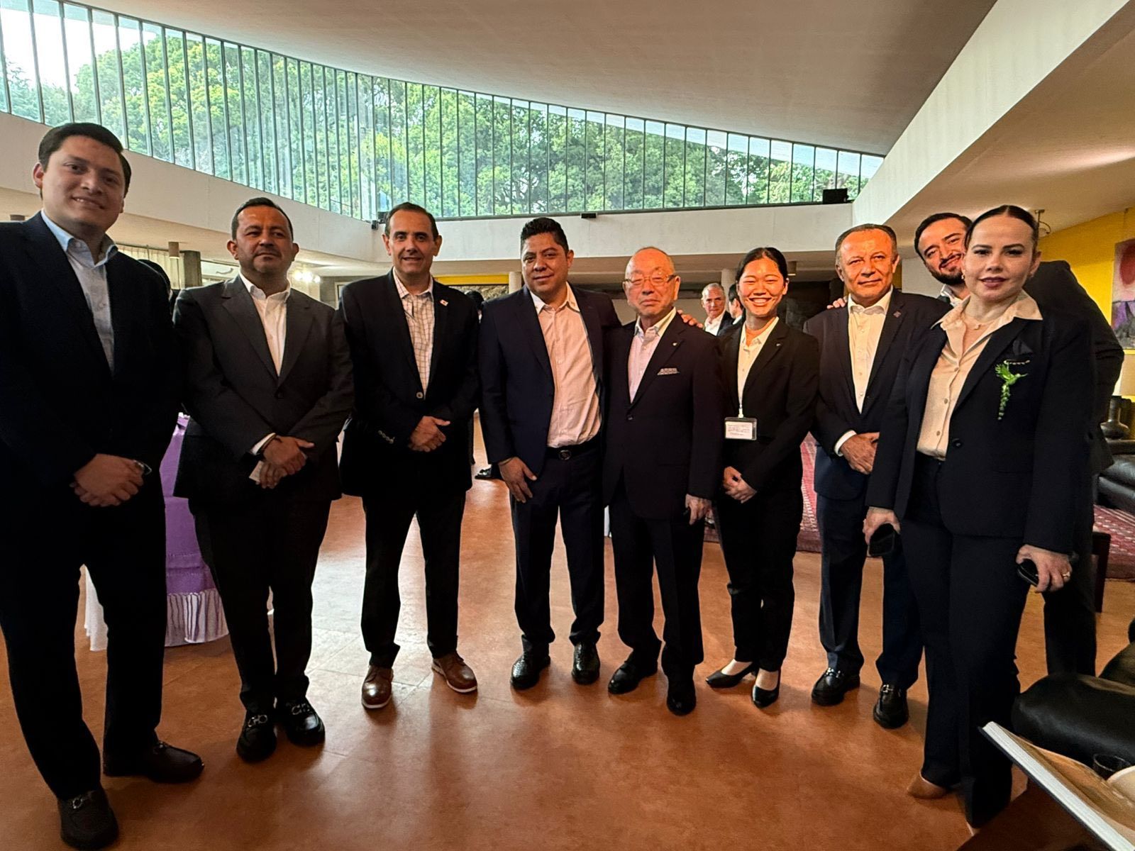
    
        Gira de trabajo en Japón junto a empresarios potosinos.
    
    