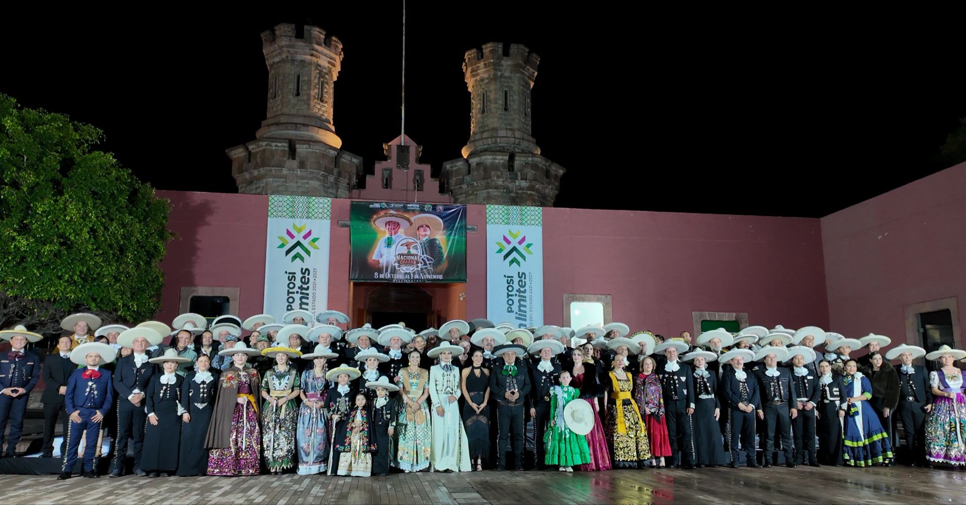 
    
        Gran inauguración del LXXXII Congreso y Campeonato Nacional Charro San Luis Potosí 2026
    
    