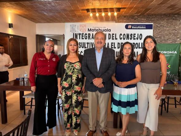 
    
        Integración del Consejo Consultivo para el Fomento Industrial y el Desarrollo Económico Municipal de Matehuala
    
    