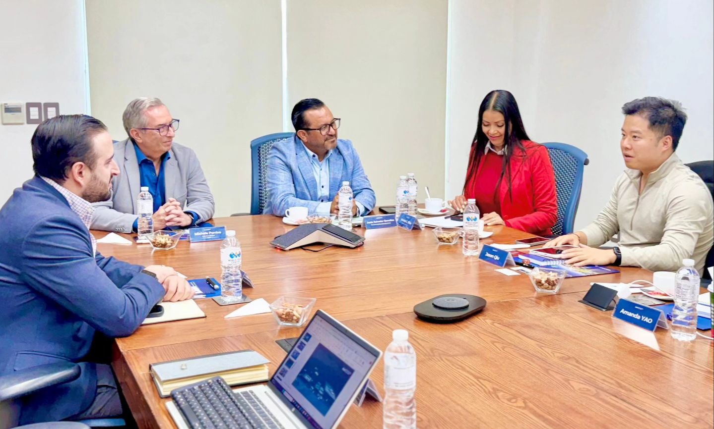 
    
        Reunión con representantes de la empresa LOTA
    
    