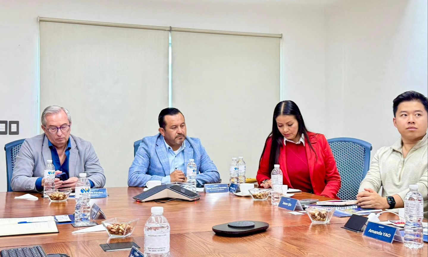 
    
        Reunión con representantes de la empresa LOTA
    
    