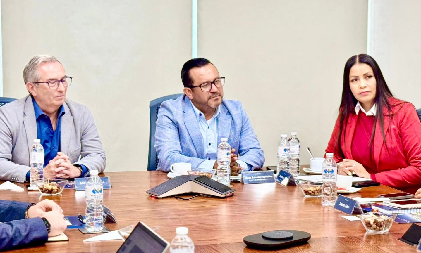 
    
        Reunión con representantes de la empresa LOTA
    
    