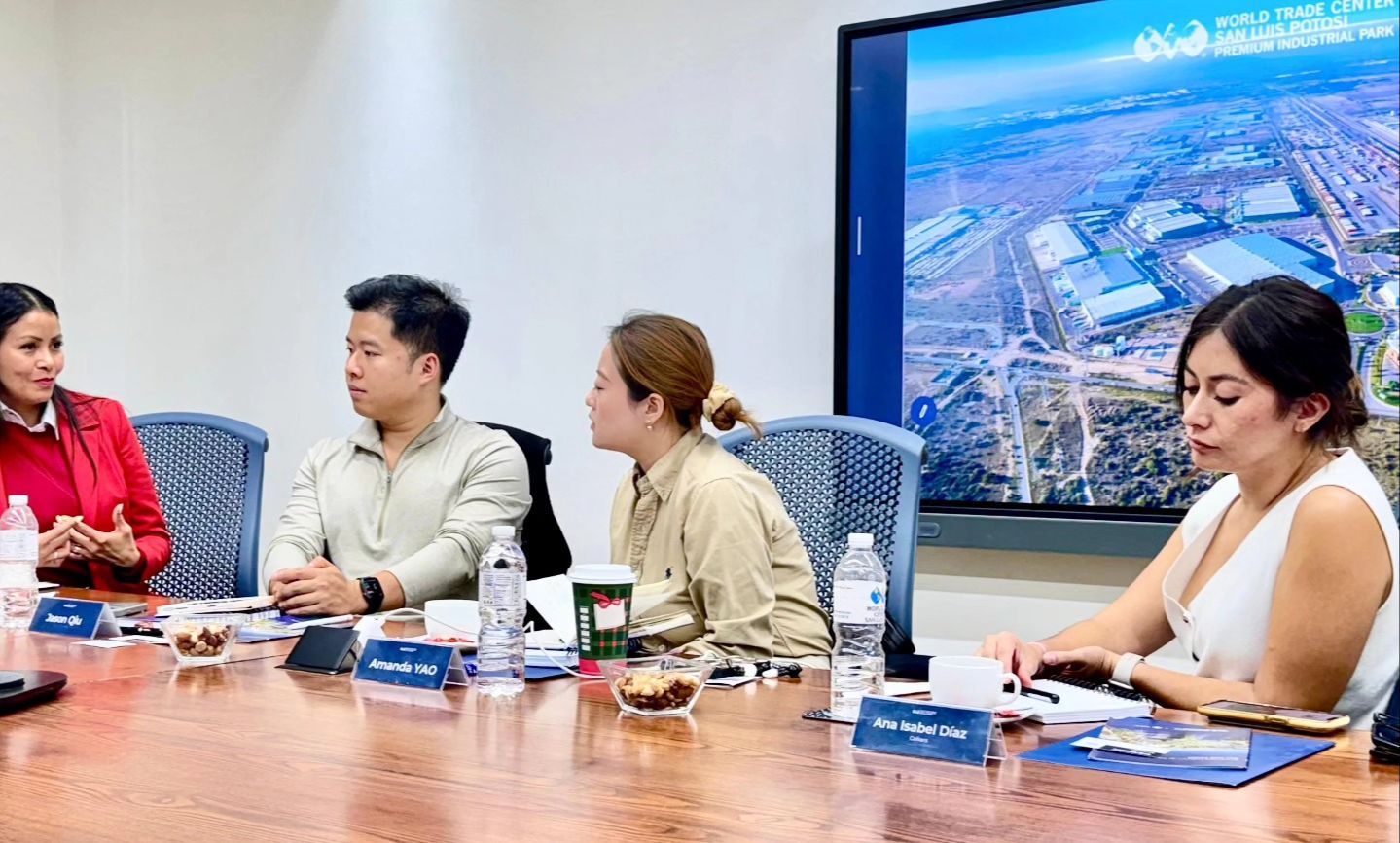 
    
        Reunión con representantes de la empresa LOTA
    
    