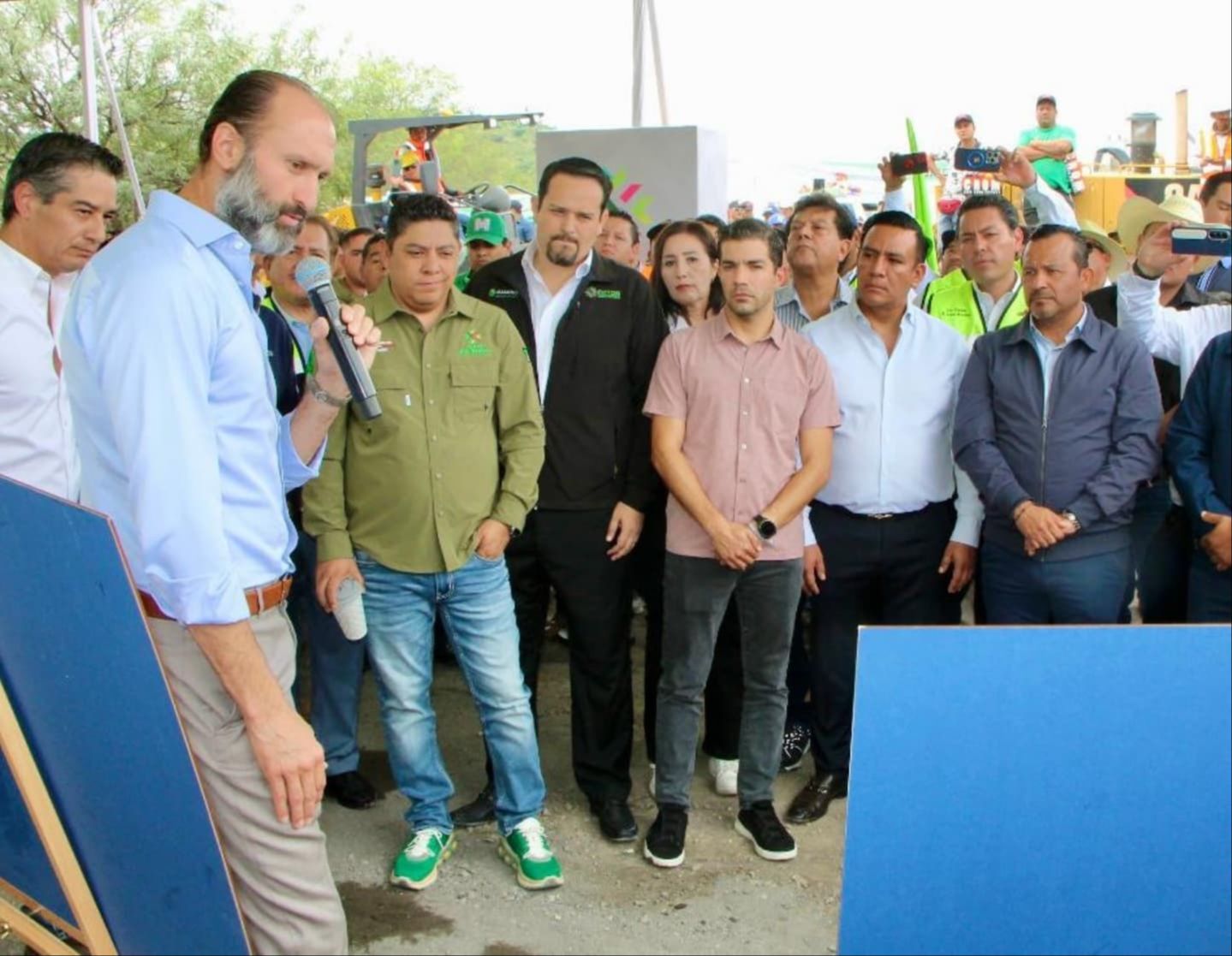 
    
        Inauguración de la nueva autopista hacia Matehuala.
    
    