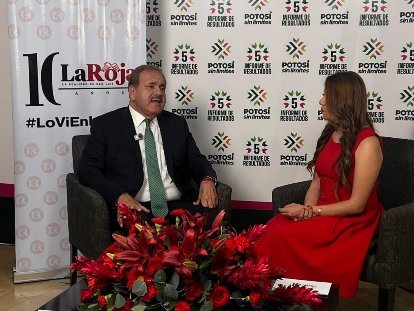 
    
        Tras la presentación del Quinto Informe de Resultados del gobernador Ricardo Gallardo Cardona, nuestro titular, el Mtro. Mario García Valdez, atendió a los medios de comunicación.
    
    