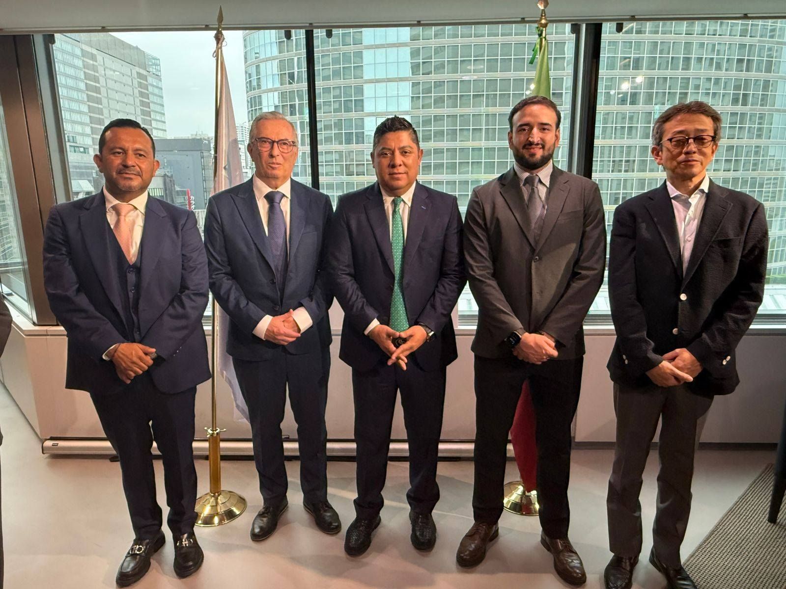 
    
        Oficina de San Luis Potosí en Tokio
    
    