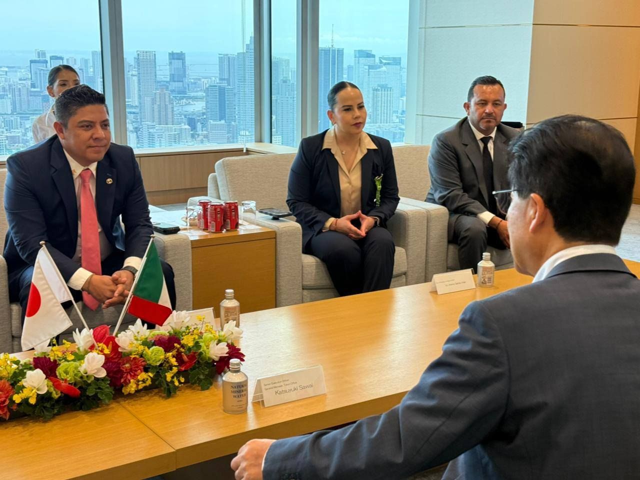 
    
        Oficina de San Luis Potosí en Tokio
    
    
