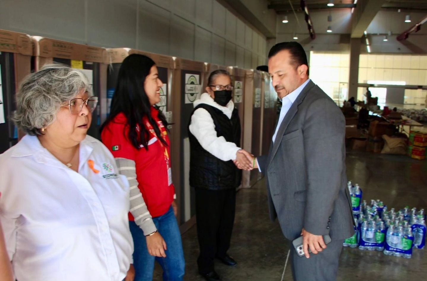 
    
        Entrega de artículos para las familias afectadas por las inundaciones en la Huasteca Potosina
    
    