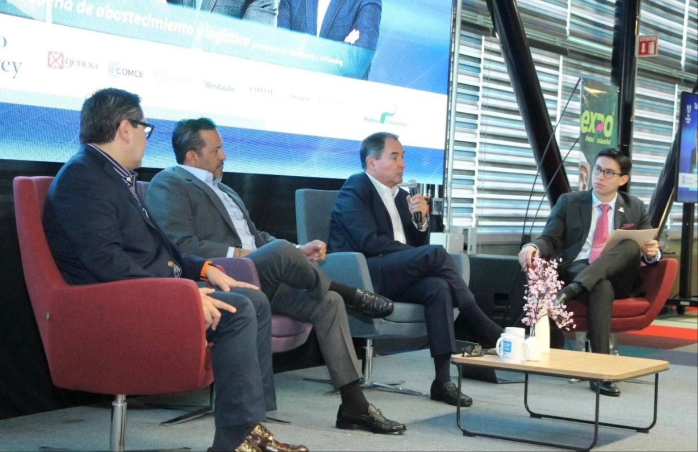 
    
        Panel “Cadena de abastecimiento y logística en proyectos de Nearshoring y Softlanding”
    
    