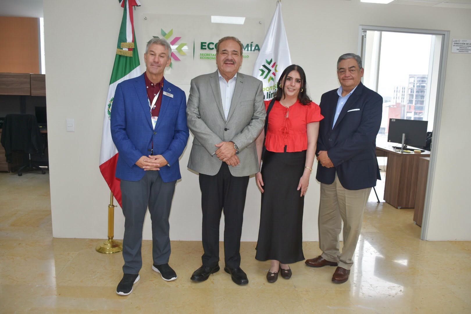 
    
        Reunión con directivos de CPKC
    
    