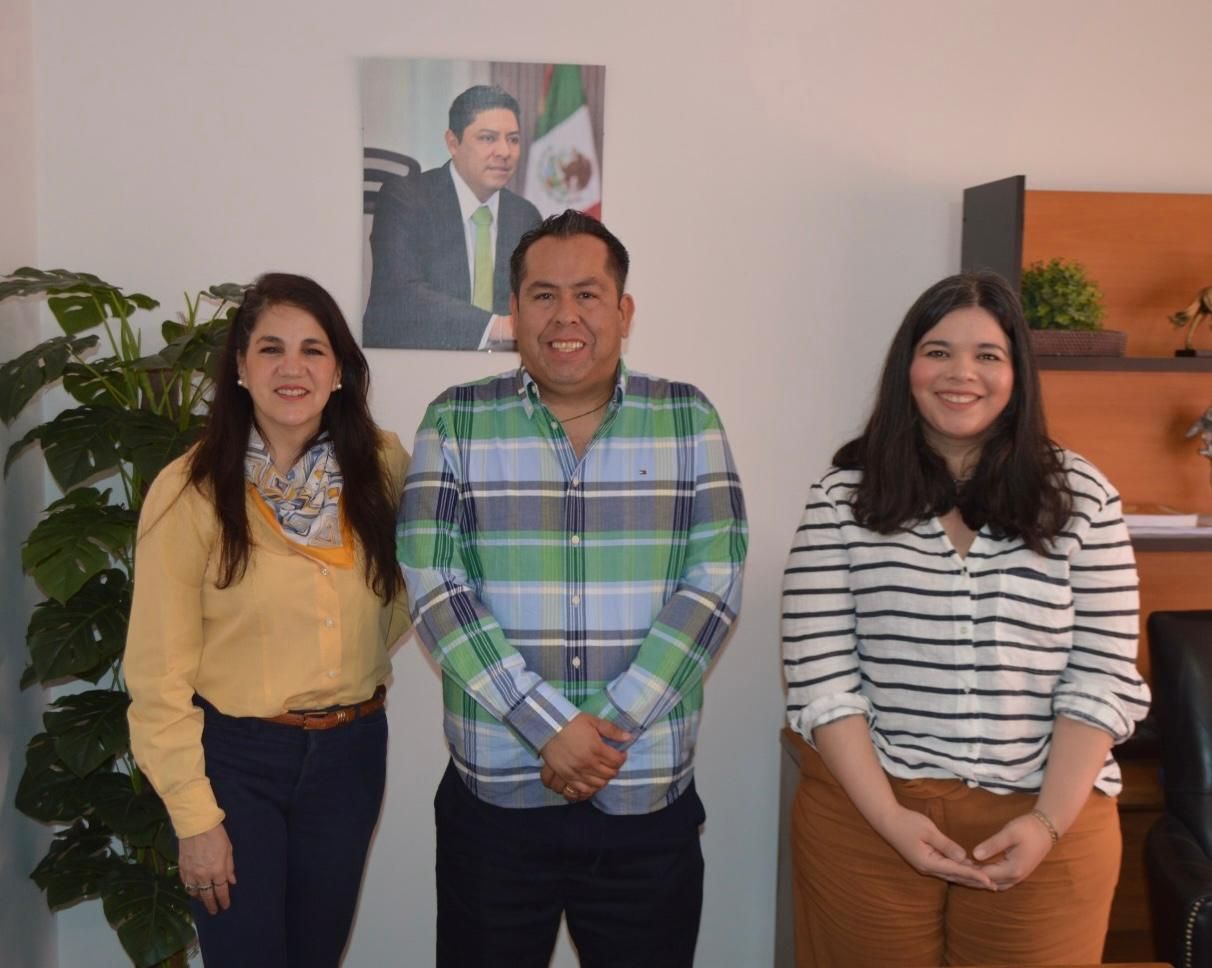 
    
        Trabajo en coordinación con el Consulado General de los Estados Unidos con sede en Monterrey
    
    